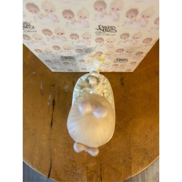 Precious Moments E-0530  His Eye Is On The Sparrow (8425) - Picture 5 of 7